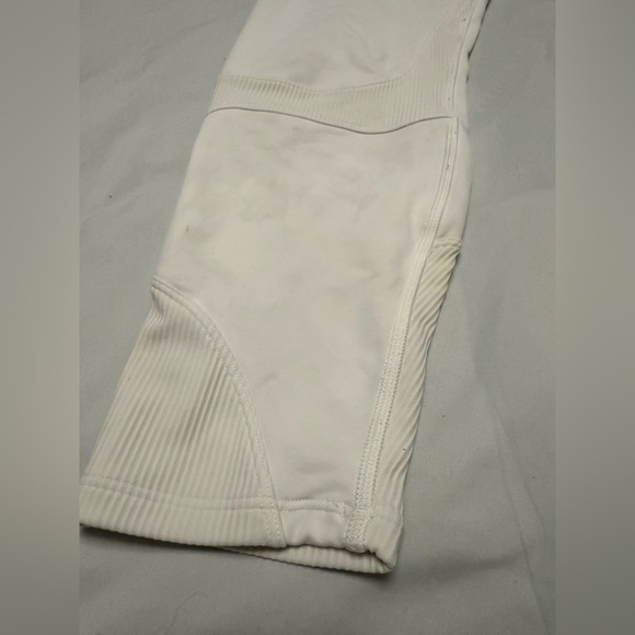 Lululemon New Ambition Super High-Rise Tight 28" *Stained* - Picture 6 of 14
